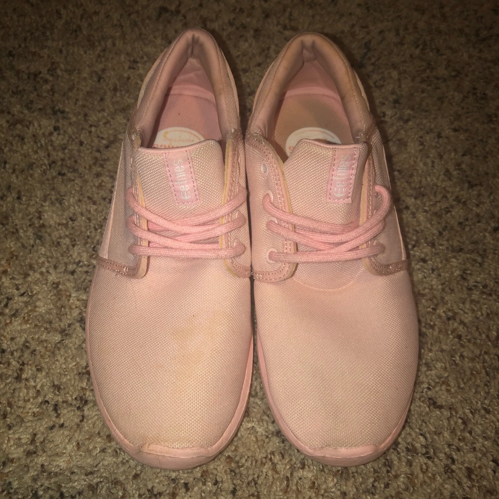 Etnies Shoes- Size 8.5